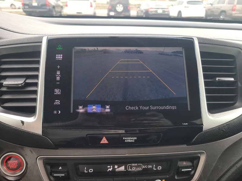 Honda Pilot Vehicle Full-screen Gallery Image 17