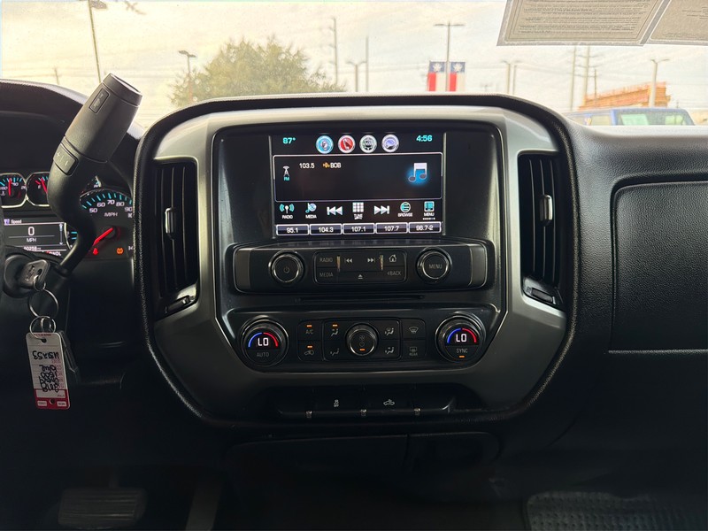 Chevrolet Silverado 1500 Vehicle Full-screen Gallery Image 12