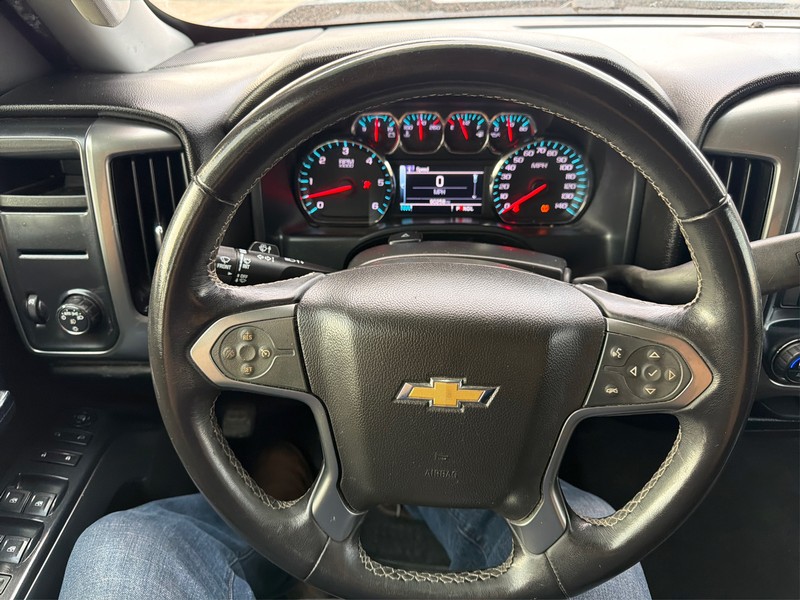 Chevrolet Silverado 1500 Vehicle Full-screen Gallery Image 14