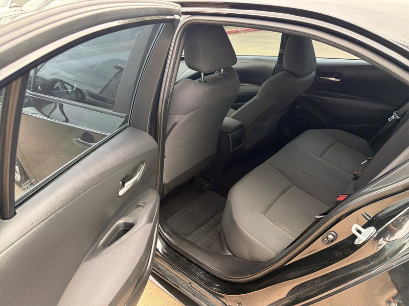 Toyota Corolla Vehicle Full-screen Gallery Image 10