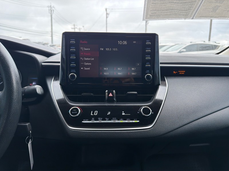 Toyota Corolla Vehicle Full-screen Gallery Image 12