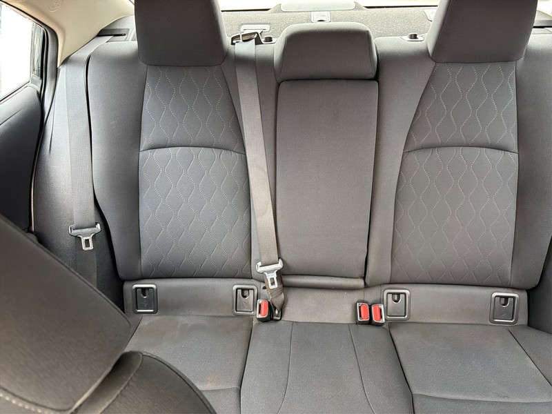 Toyota Corolla Vehicle Full-screen Gallery Image 13