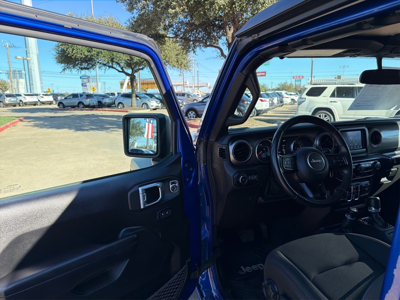 Jeep Wrangler Unlimited Vehicle Full-screen Gallery Image 09