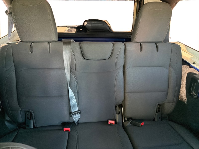 Jeep Wrangler Unlimited Vehicle Full-screen Gallery Image 13