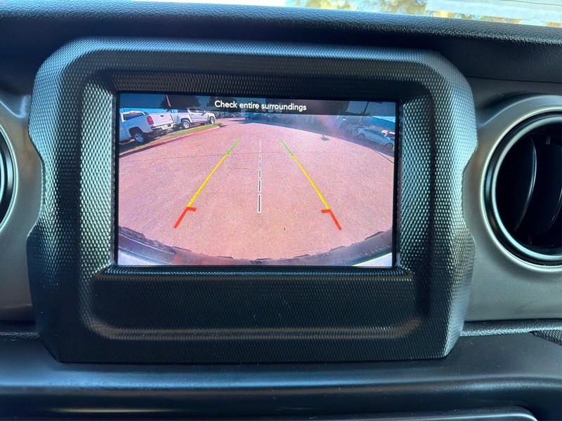 Jeep Wrangler Unlimited Vehicle Full-screen Gallery Image 17