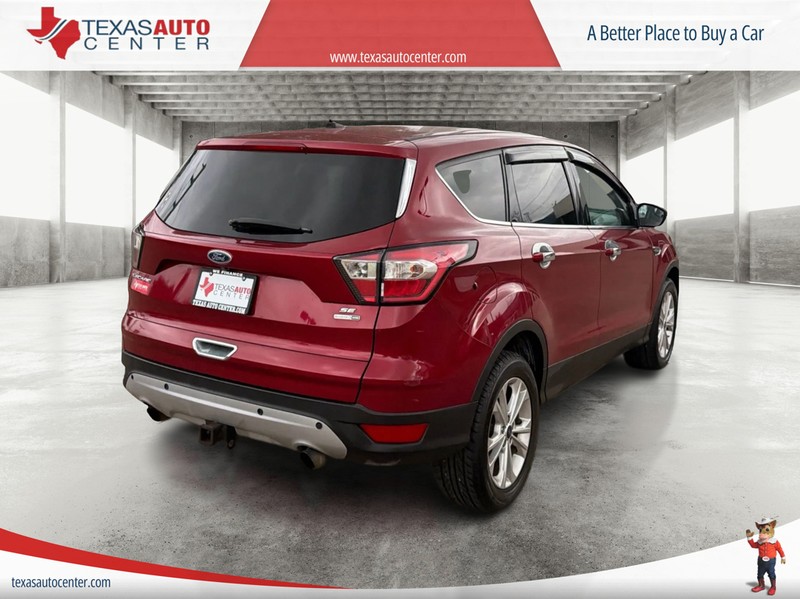 Ford Escape Vehicle Full-screen Gallery Image 07