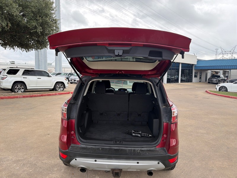 Ford Escape Vehicle Full-screen Gallery Image 11