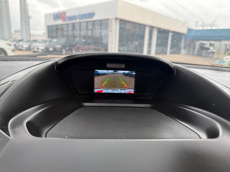 Ford Escape Vehicle Full-screen Gallery Image 17