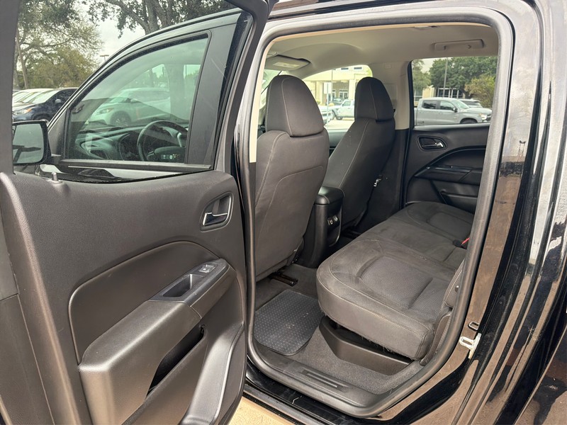 Chevrolet Colorado Vehicle Full-screen Gallery Image 10