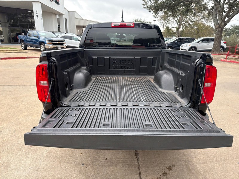 Chevrolet Colorado Vehicle Full-screen Gallery Image 11