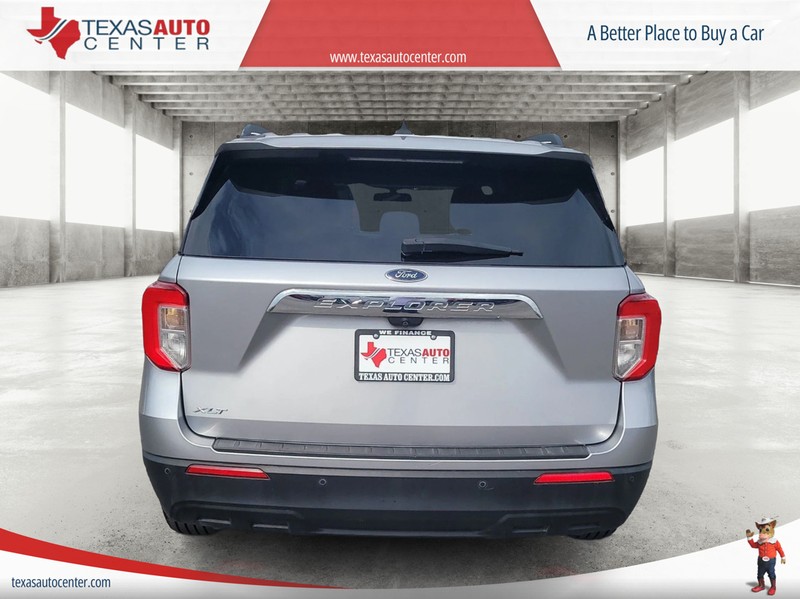 Ford Explorer Vehicle Full-screen Gallery Image 06