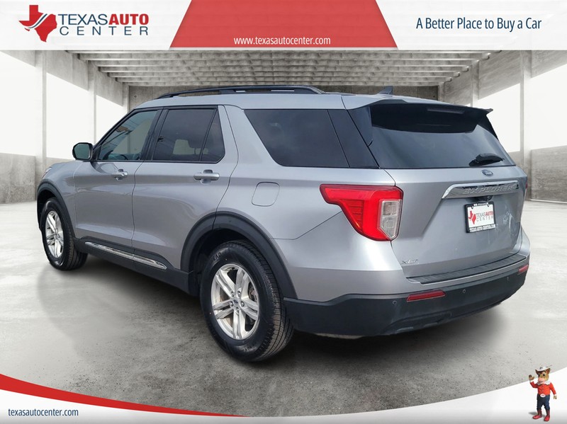 Ford Explorer Vehicle Full-screen Gallery Image 08