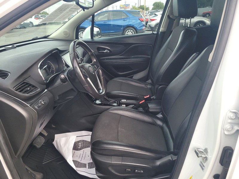 Buick Encore Vehicle Full-screen Gallery Image 09