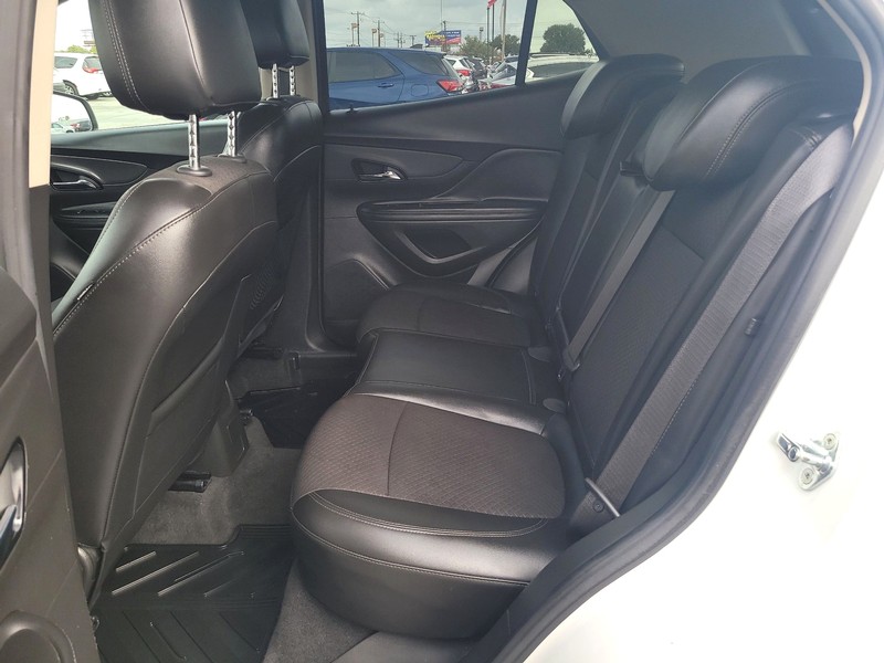 Buick Encore Vehicle Full-screen Gallery Image 10