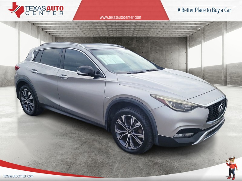 INFINITI QX30 Vehicle Full-screen Gallery Image 01