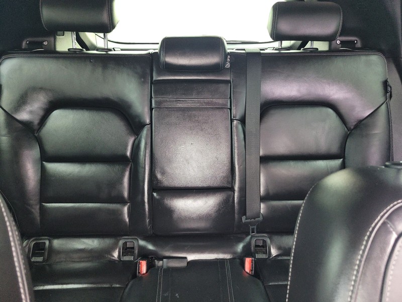 INFINITI QX30 Vehicle Full-screen Gallery Image 12