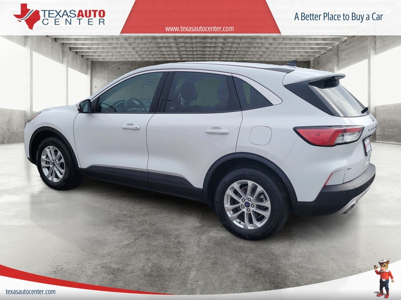 Ford Escape Vehicle Full-screen Gallery Image 04