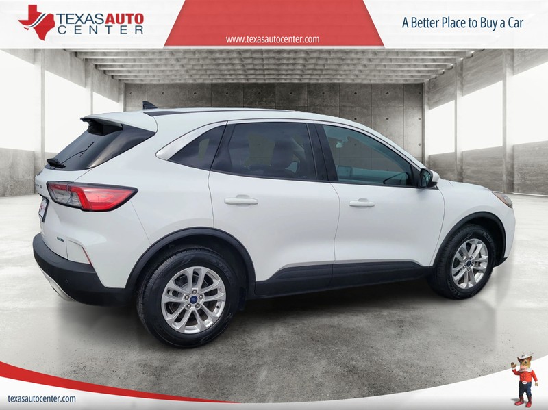 Ford Escape Vehicle Full-screen Gallery Image 06