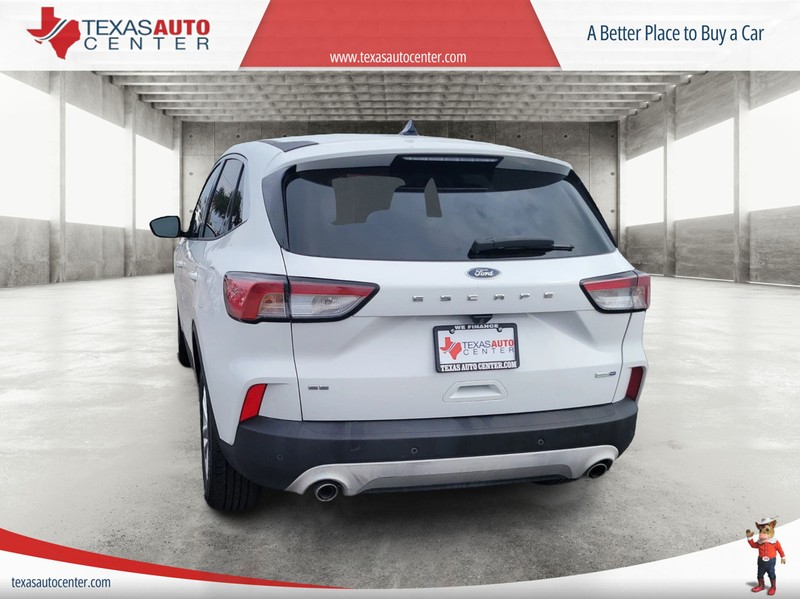 Ford Escape Vehicle Full-screen Gallery Image 07