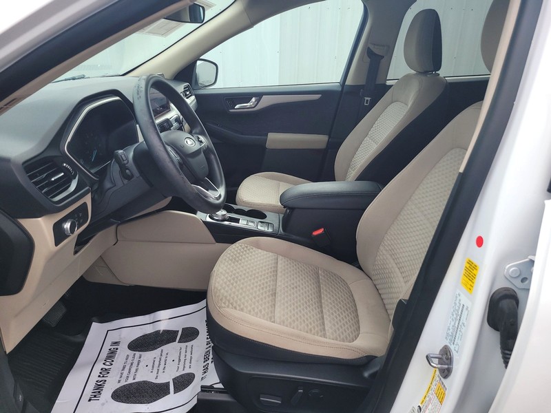 Ford Escape Vehicle Full-screen Gallery Image 08