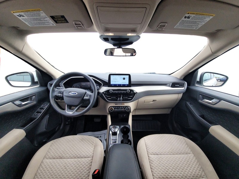 Ford Escape Vehicle Full-screen Gallery Image 14