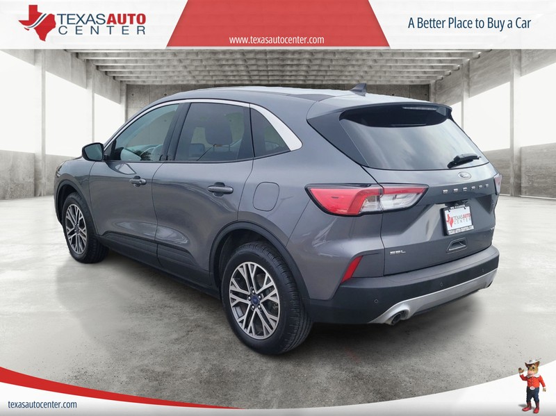 Ford Escape Vehicle Full-screen Gallery Image 08