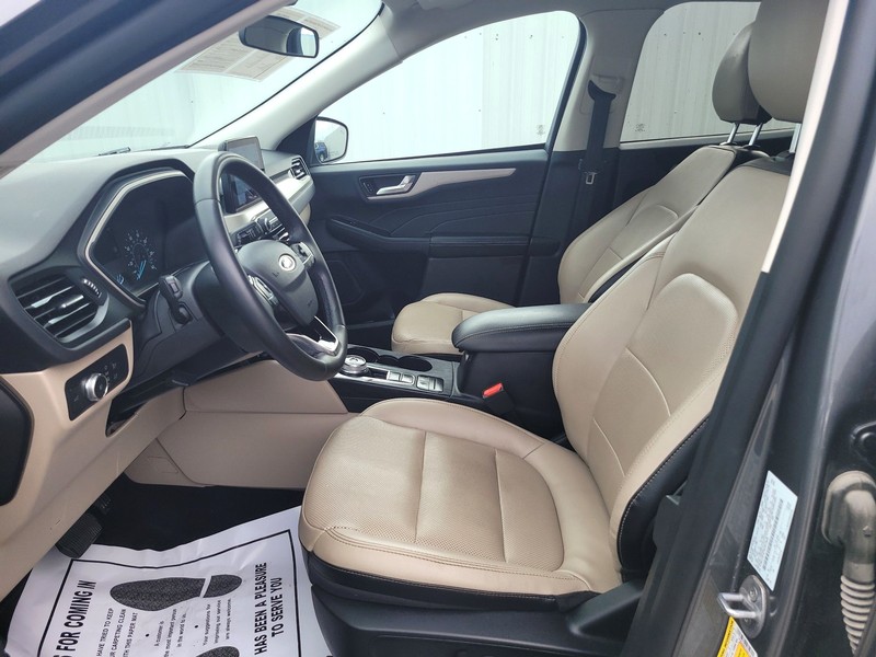 Ford Escape Vehicle Full-screen Gallery Image 09