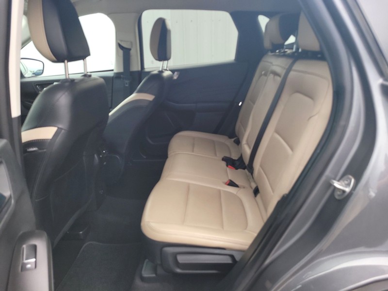 Ford Escape Vehicle Full-screen Gallery Image 10