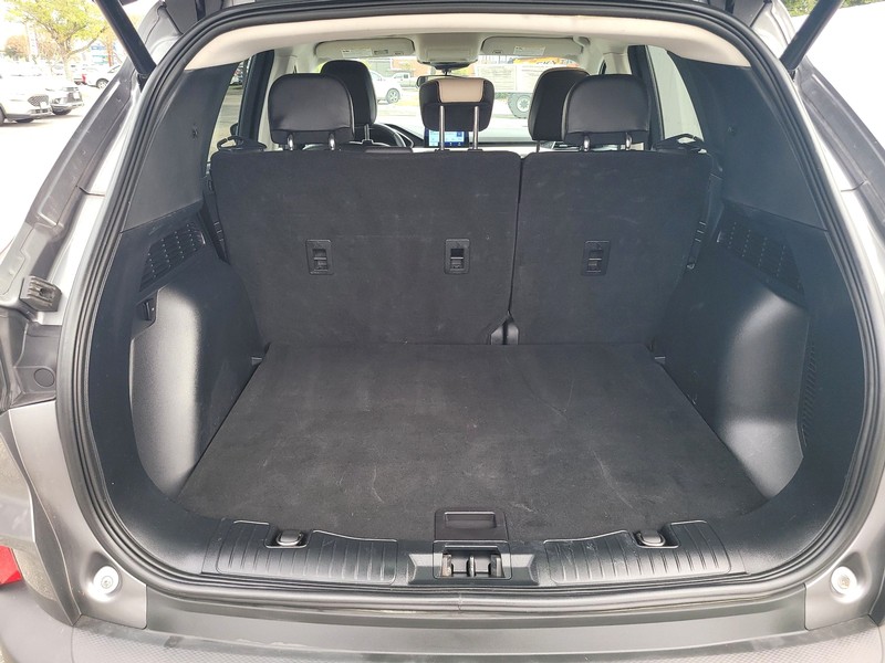 Ford Escape Vehicle Full-screen Gallery Image 11