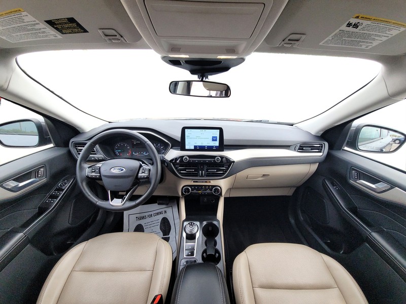 Ford Escape Vehicle Full-screen Gallery Image 15