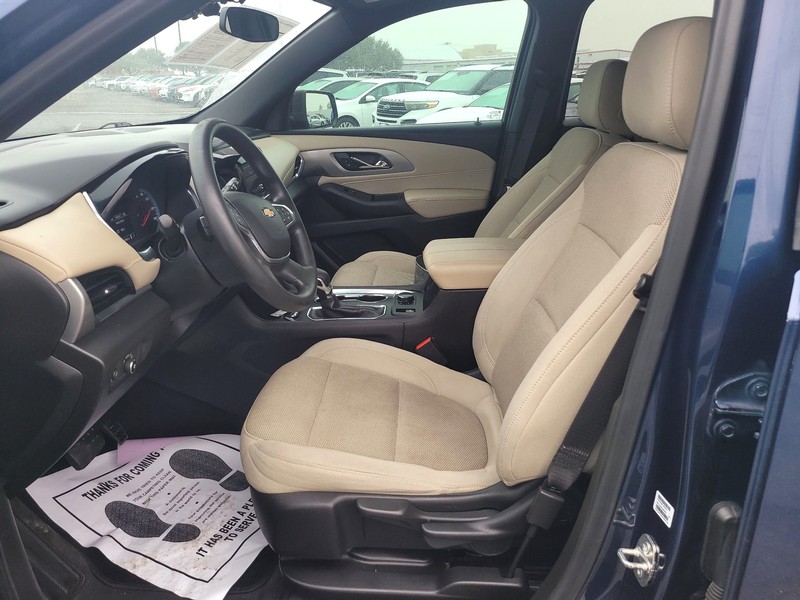 Chevrolet Traverse Vehicle Full-screen Gallery Image 09