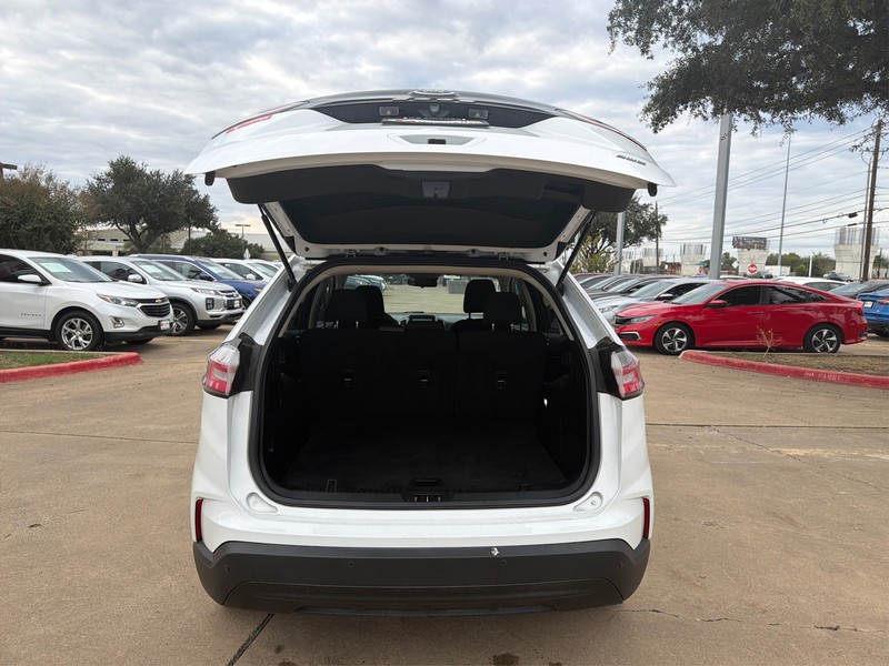 Ford Edge Vehicle Full-screen Gallery Image 11