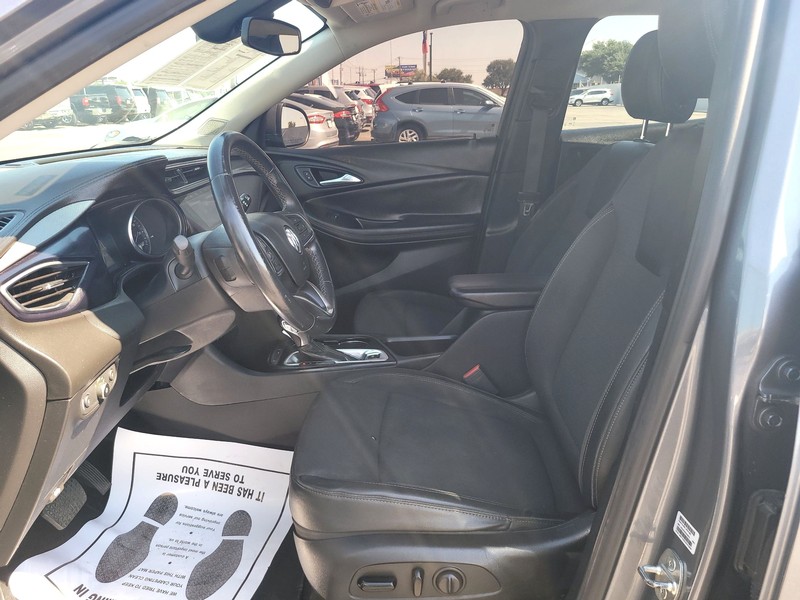 Buick Encore GX Vehicle Full-screen Gallery Image 09