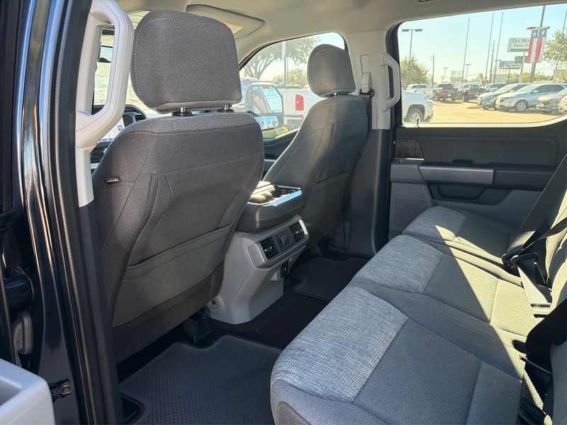 Ford F-150 Vehicle Full-screen Gallery Image 10