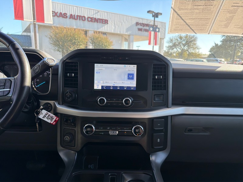 Ford F-150 Vehicle Full-screen Gallery Image 12