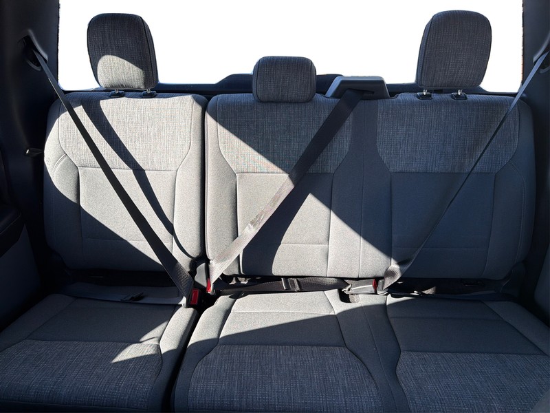 Ford F-150 Vehicle Full-screen Gallery Image 13