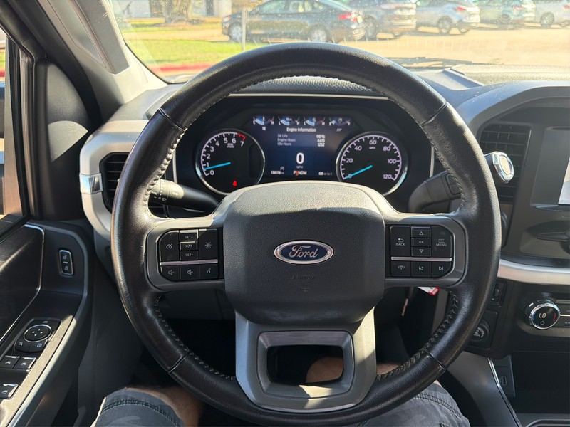 Ford F-150 Vehicle Full-screen Gallery Image 14