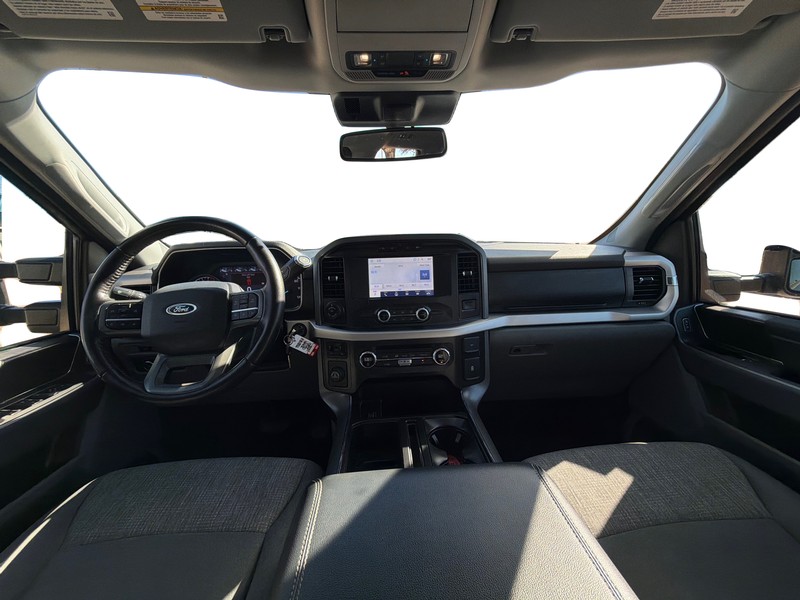 Ford F-150 Vehicle Full-screen Gallery Image 15
