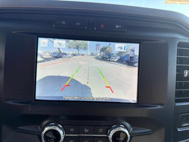 Ford F-150 Vehicle Full-screen Gallery Image 18