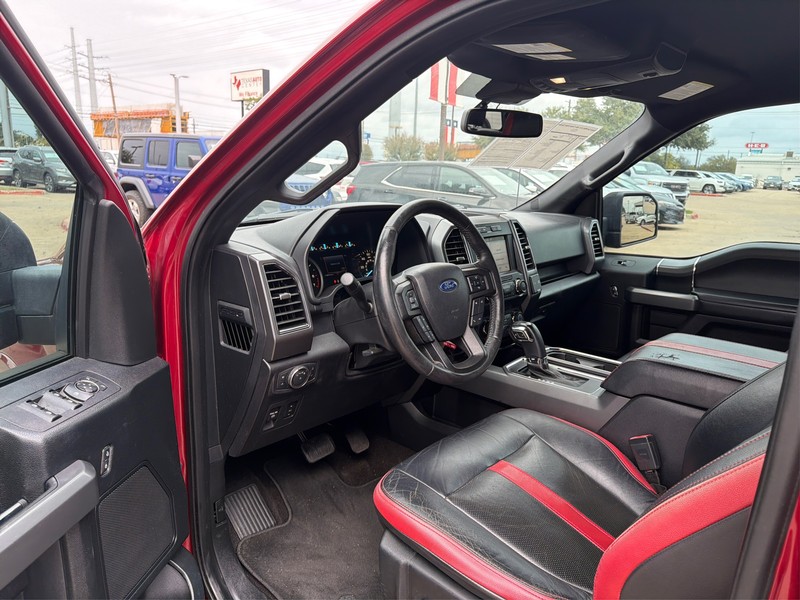 Ford F-150 Vehicle Full-screen Gallery Image 09