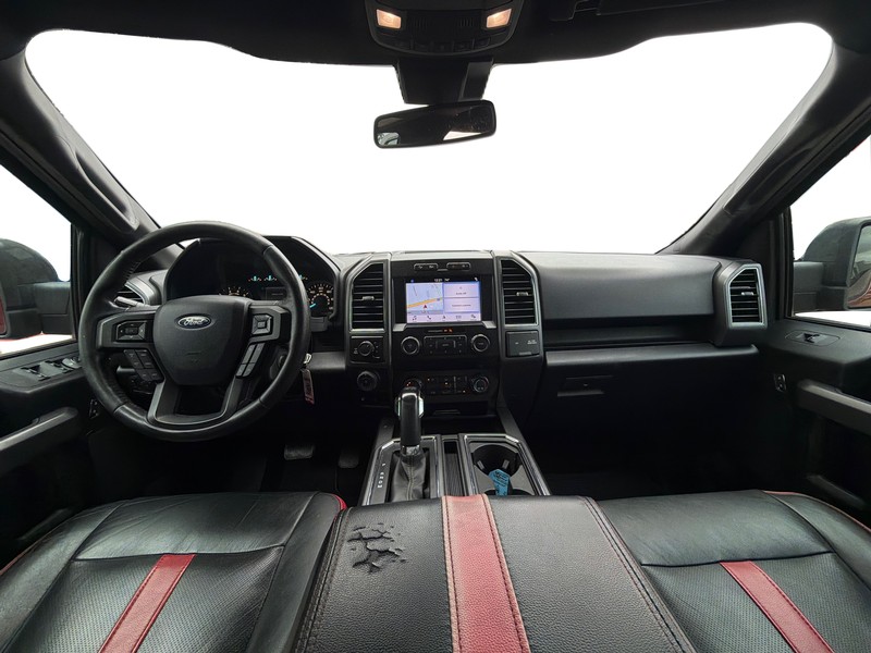 Ford F-150 Vehicle Full-screen Gallery Image 15