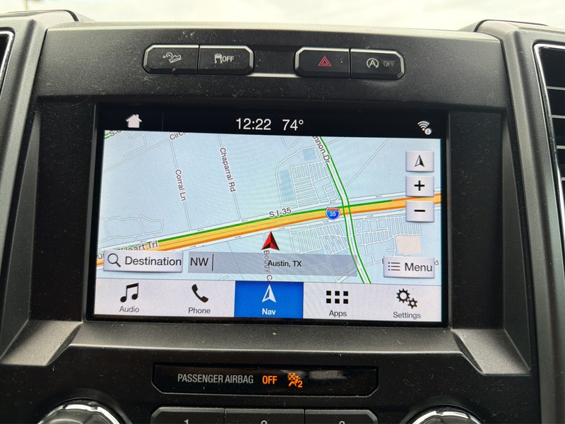 Ford F-150 Vehicle Full-screen Gallery Image 17