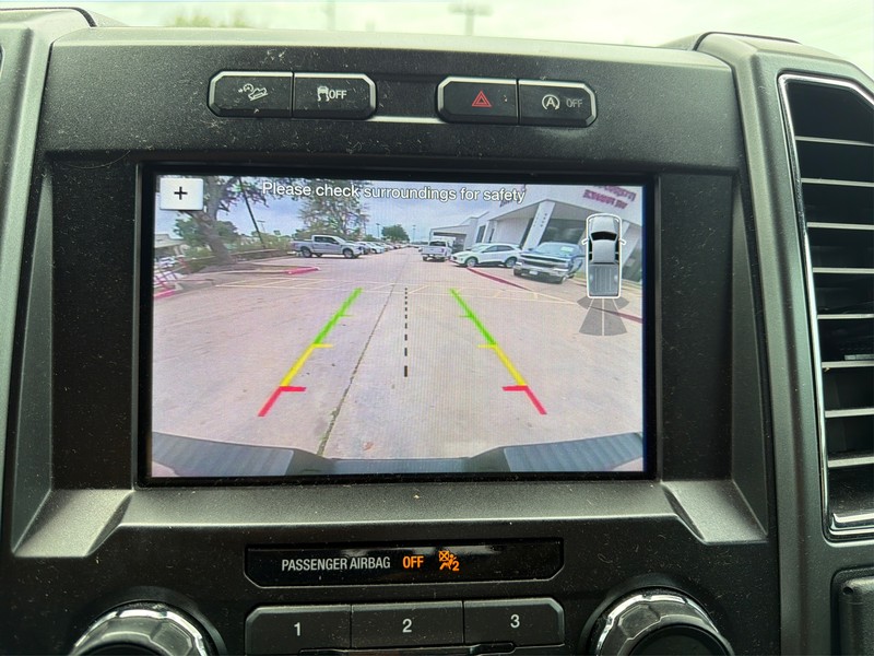 Ford F-150 Vehicle Full-screen Gallery Image 18