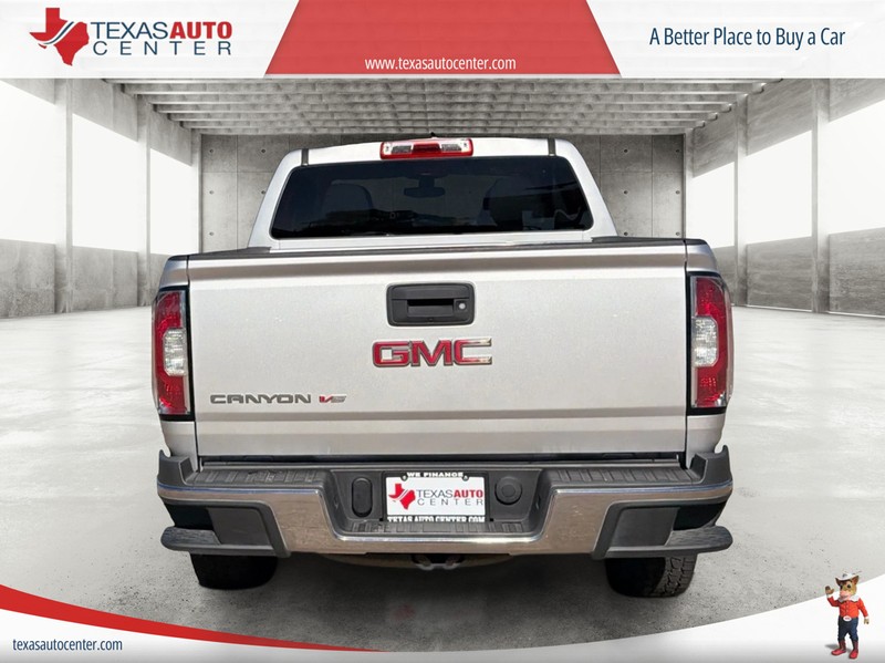 GMC Canyon Vehicle Full-screen Gallery Image 06