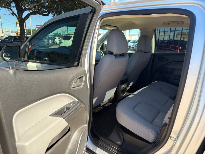 GMC Canyon Vehicle Full-screen Gallery Image 10