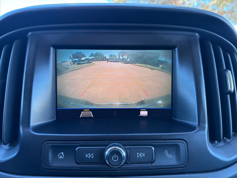 GMC Canyon Vehicle Full-screen Gallery Image 17