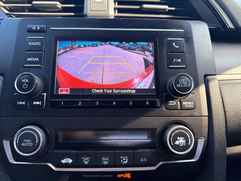 Honda Civic Sedan Vehicle Full-screen Gallery Image 16