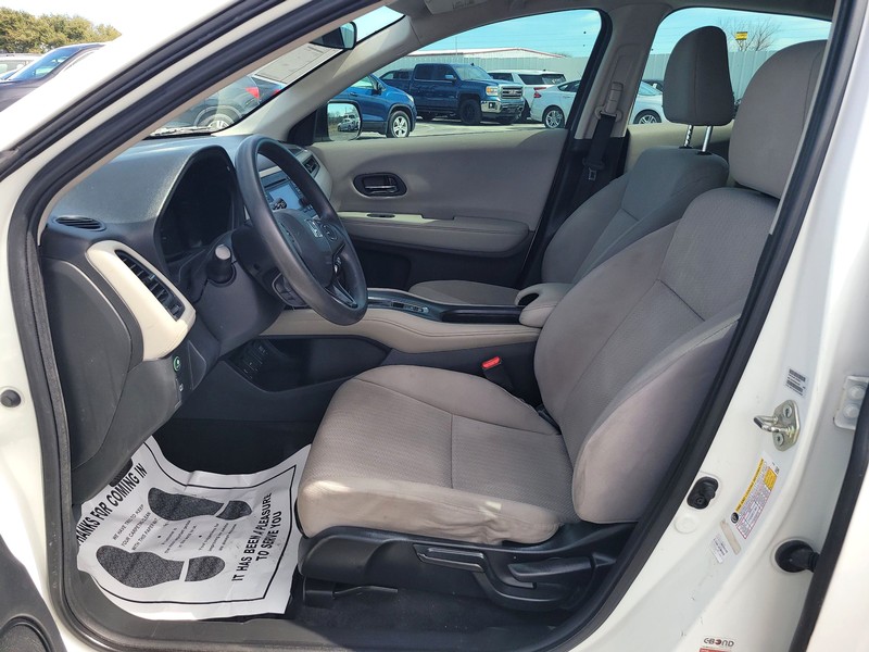 Honda HR-V Vehicle Full-screen Gallery Image 9