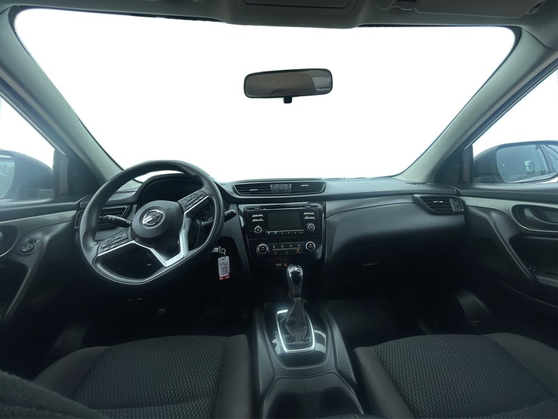 Nissan Rogue Sport Vehicle Full-screen Gallery Image 14