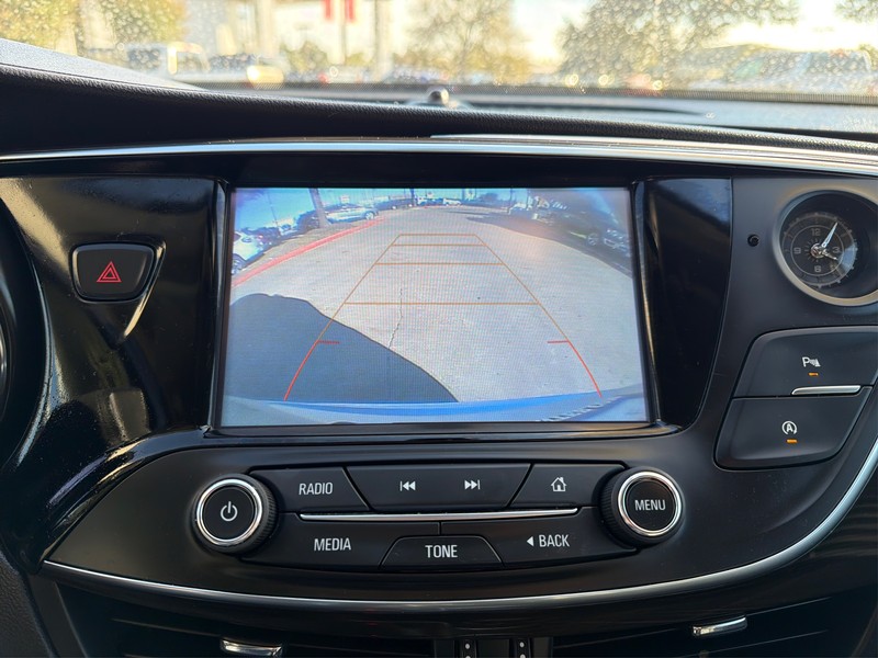 Buick Envision Vehicle Full-screen Gallery Image 18